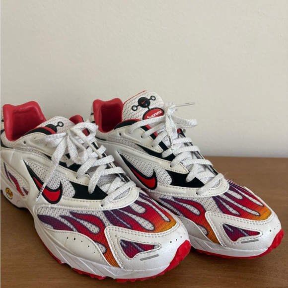 SUPREME × NIKE ZOOM STREAK SPECTRUM PLUS Nike x Supreme Zoom Streak Spectrum Plus Sneakers is available for